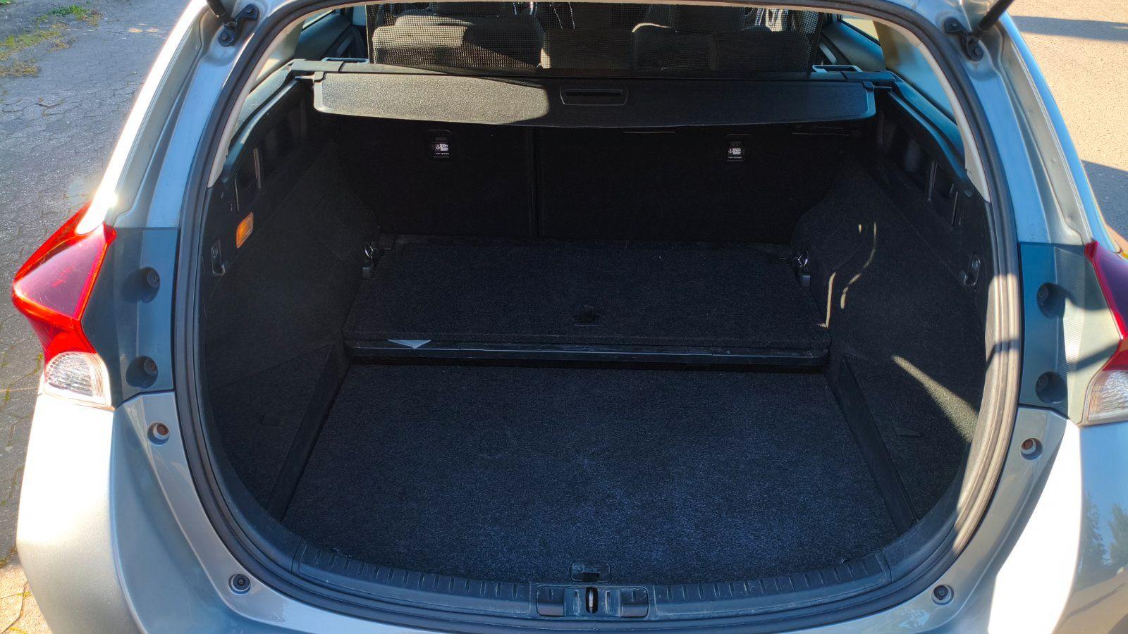 Toyota Auris 2015 — photo 6