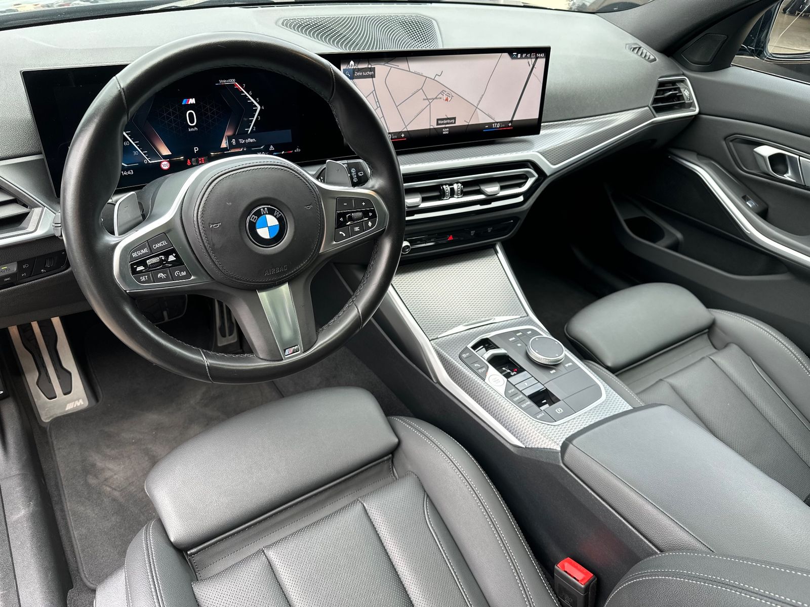 Fahrzeugabbildung BMW 320 i Touring M-Sport NAV+LED+PANO+SHZ+KAM+DAB