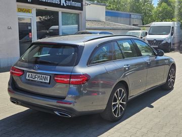 Mercedes E 220 - 4