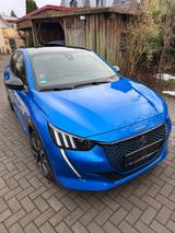 Peugeot e-208 136 GT ACC,WR+SR,SHZ, PANO, Wärmepumpe - scheckheftgepflegte Peugeot e-208
