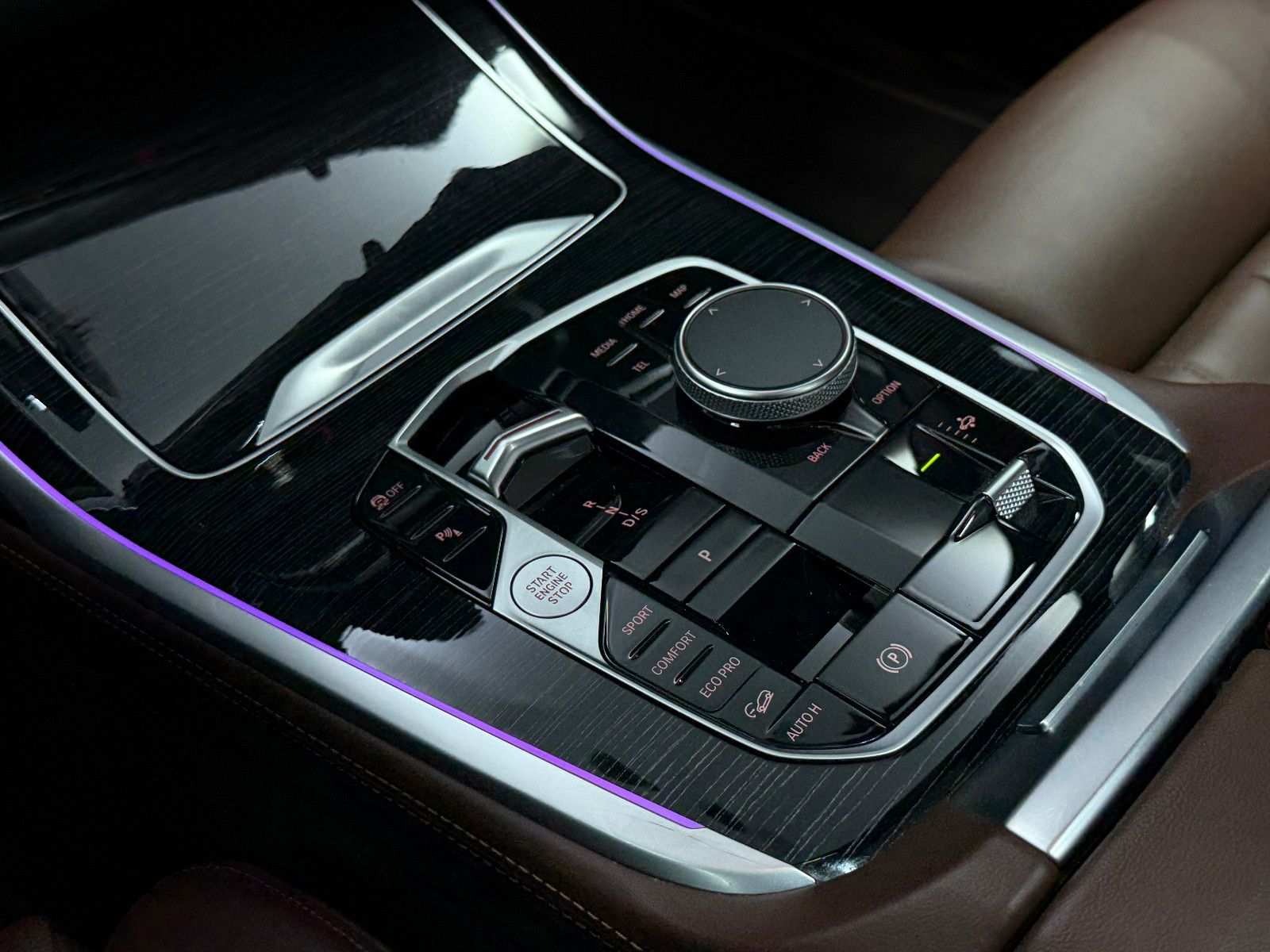 Fahrzeugabbildung BMW X7 xDrive 40 d M Sport PRO|SKY-LOUNGE|7-SITZE|