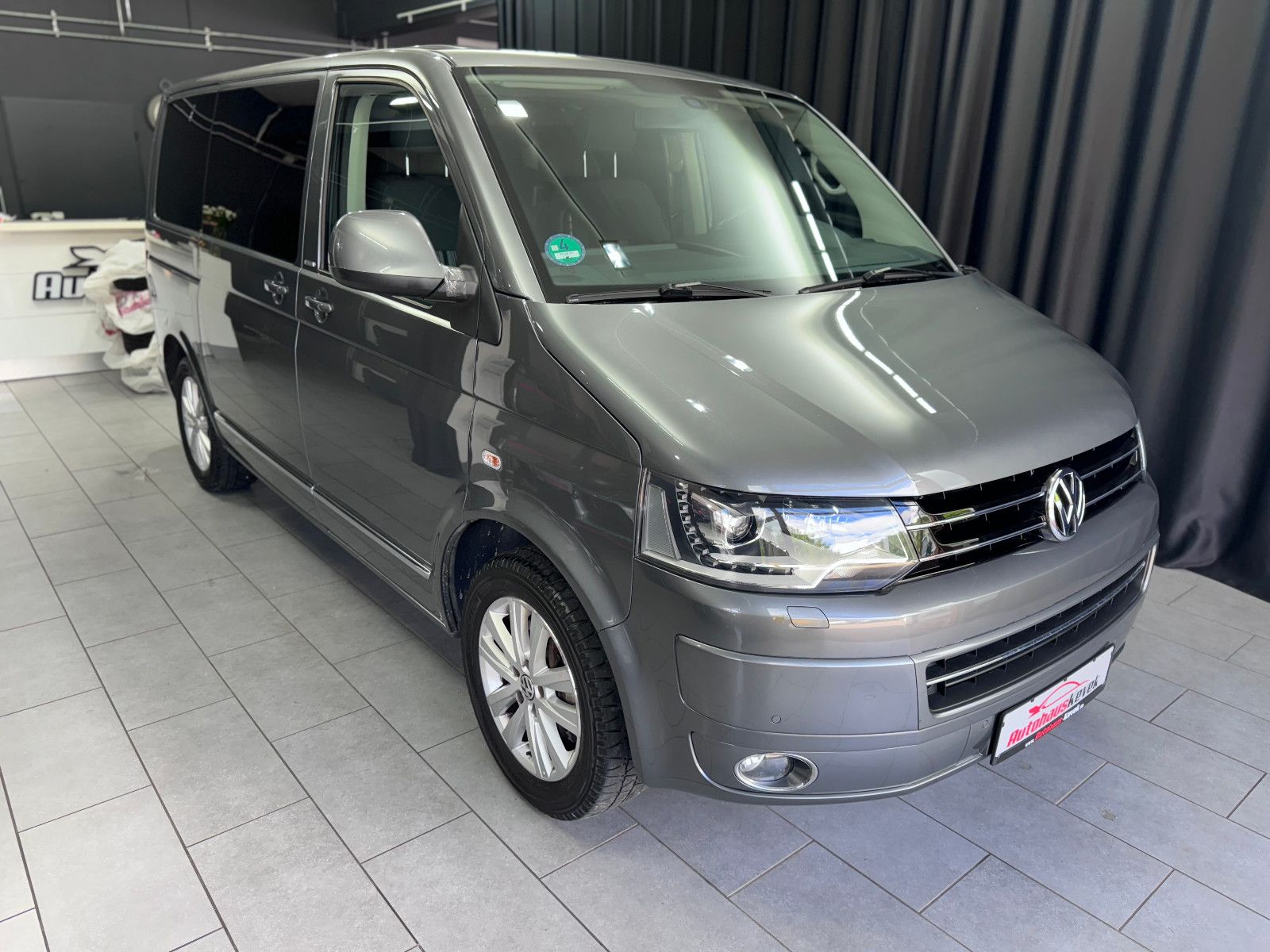 Fahrzeugabbildung Volkswagen T5 Multivan Comfortline 4Motion*XENON*NAVI*AHK*