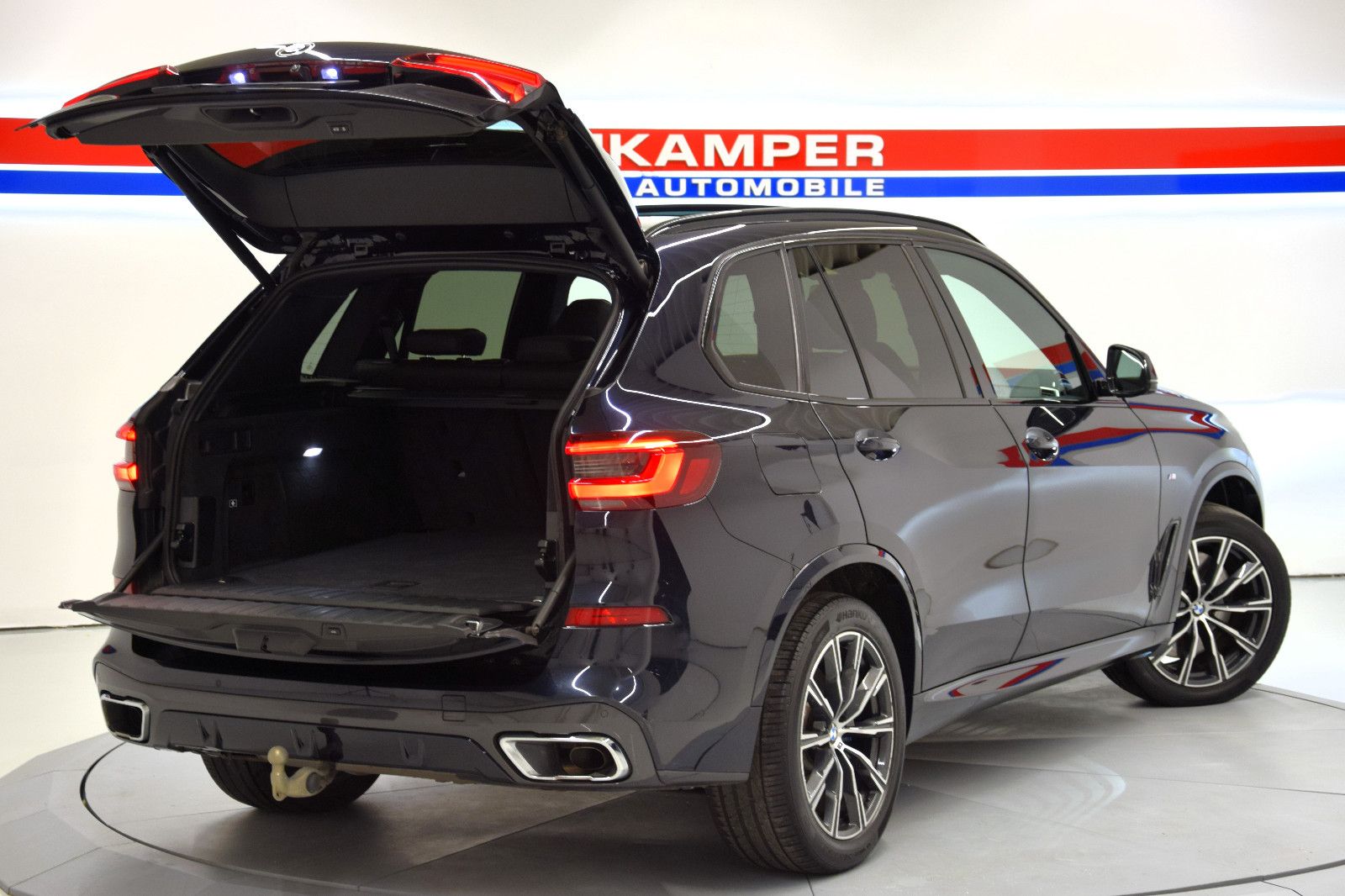 Fahrzeugabbildung BMW X5 xDrive 40d M Sport Pano ACC HuD DisplayKey