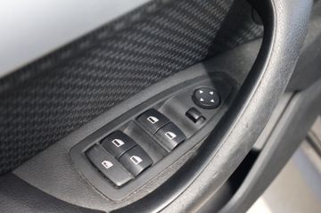 BMW X1 sDrive 18 i Klima PDC SommerWinterräder