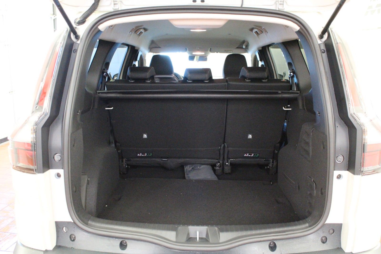 Fahrzeugabbildung Dacia Jogger Hybrid 155 Extreme 5-Sitzer MY 2026