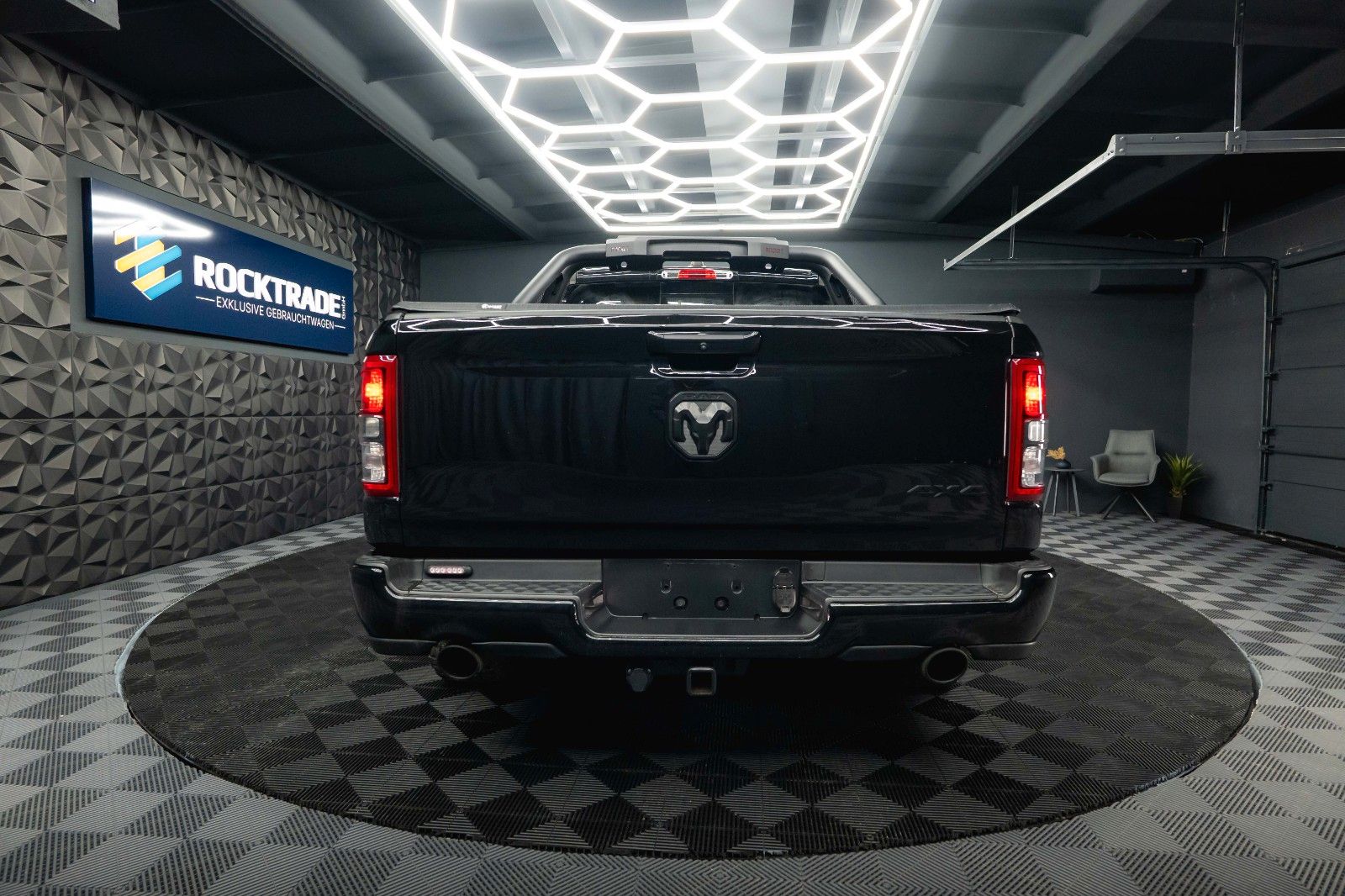 Fahrzeugabbildung Dodge RAM 5.7 V8 HEMI 4x4 LARAMIE Offroad Night LED