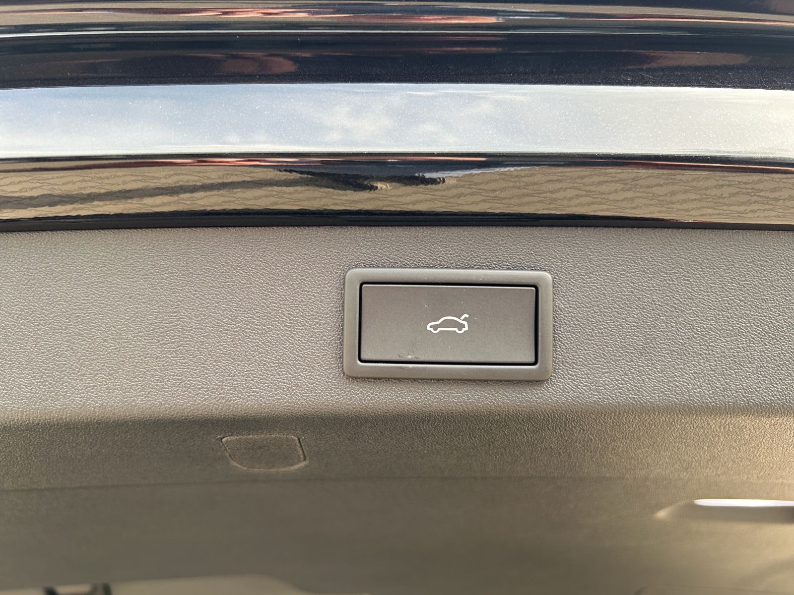 Fahrzeugabbildung SKODA Kodiaq 1.5 TSI iV Sportline AHK MATRIX HUD