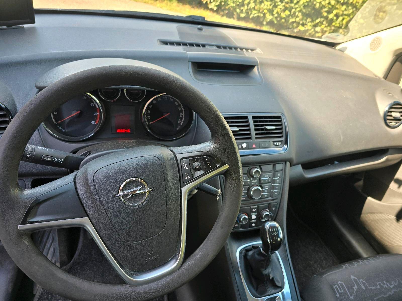 Opel Meriva 2012 — photo 6