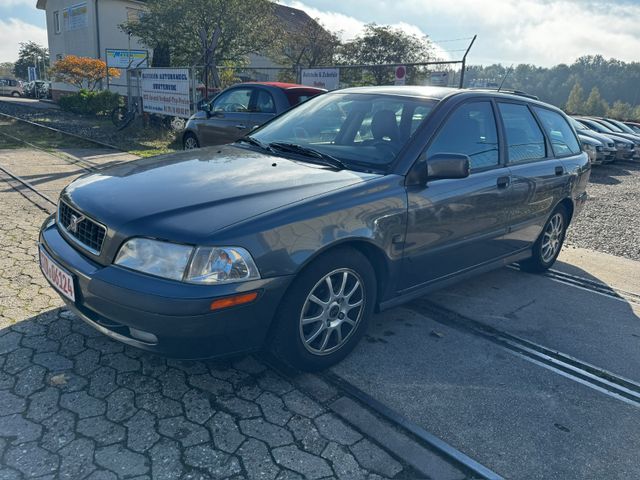 Volvo V40 Kombi 1.9 D*Klimatr*Alu*Leder*AHK*