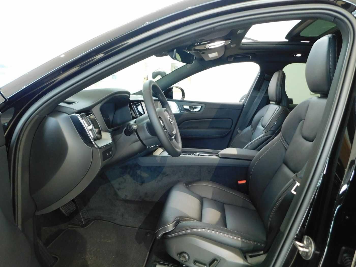 Fahrzeugabbildung Volvo XC60 Plug-In-Hybrid T8 AWD Plug-in Hybrid Plus B