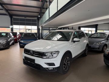 Volkswagen Tiguan - 12