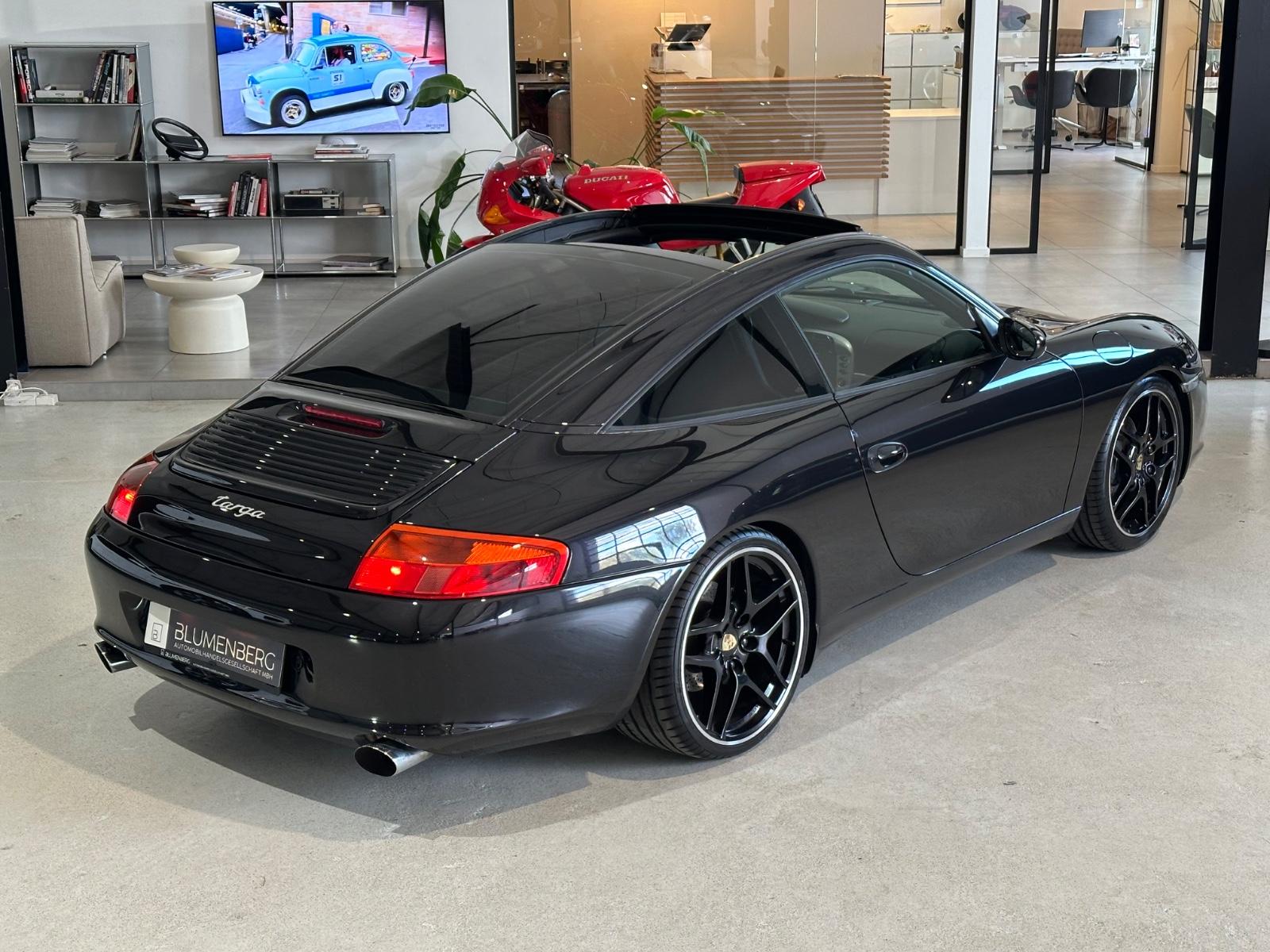 Porsche 911 Targa 996 | 320 ch | BVA | CarPlay | Cuir | Phares bi-xénon | Sièges chauffants | Toit panoramique