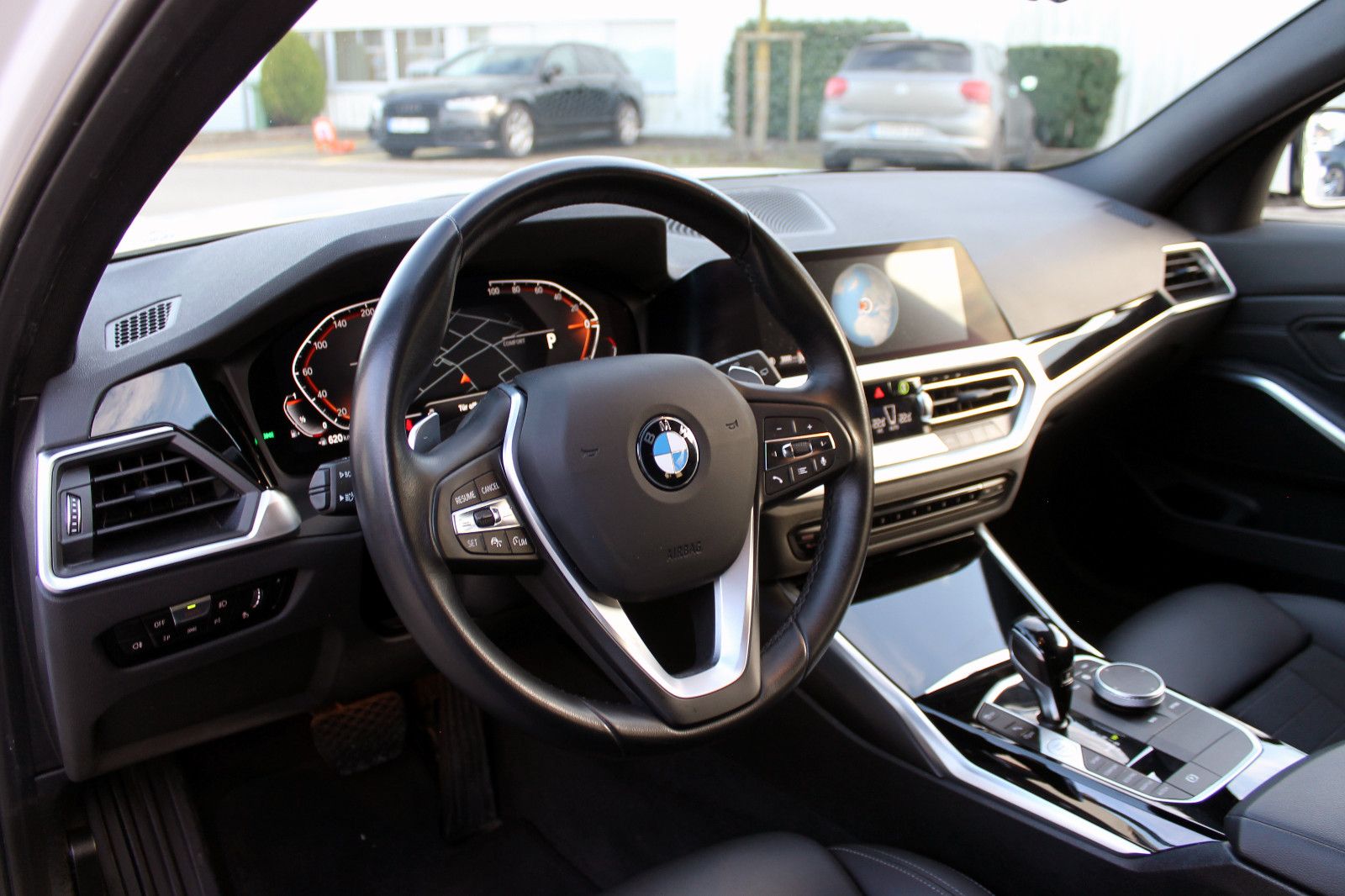 Fahrzeugabbildung BMW 330i Touring Sport-Line Steptr. LED ACC KAM AHK