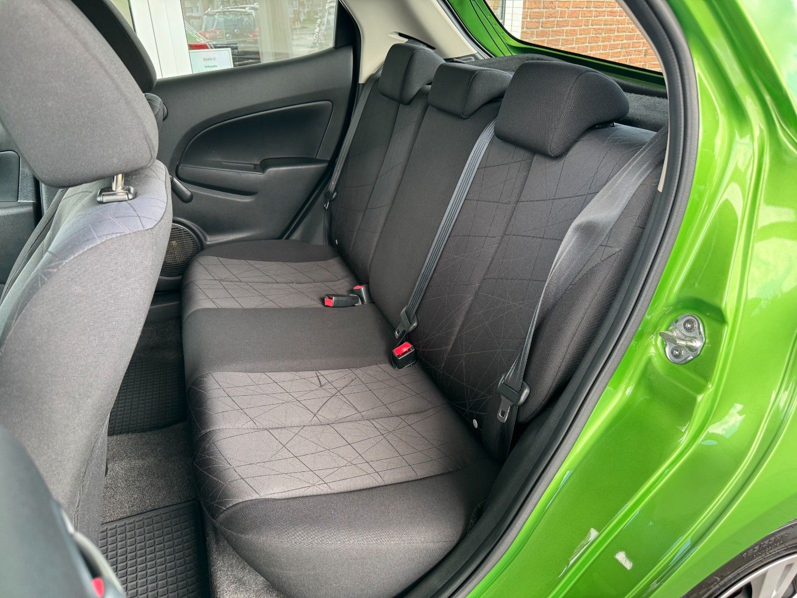 Fahrzeugabbildung Mazda 2 Lim. 1.5 Center-Line Autom. Klima/TÜV NEU
