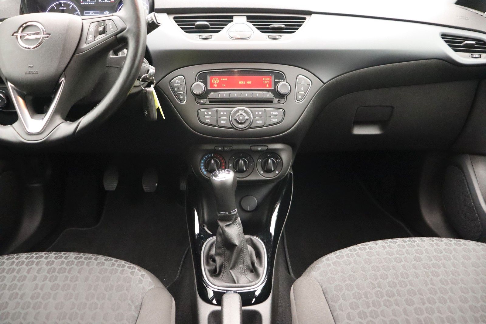 Fahrzeugabbildung Opel Corsa E 1.4 Edition SHZ TEMPO PDC