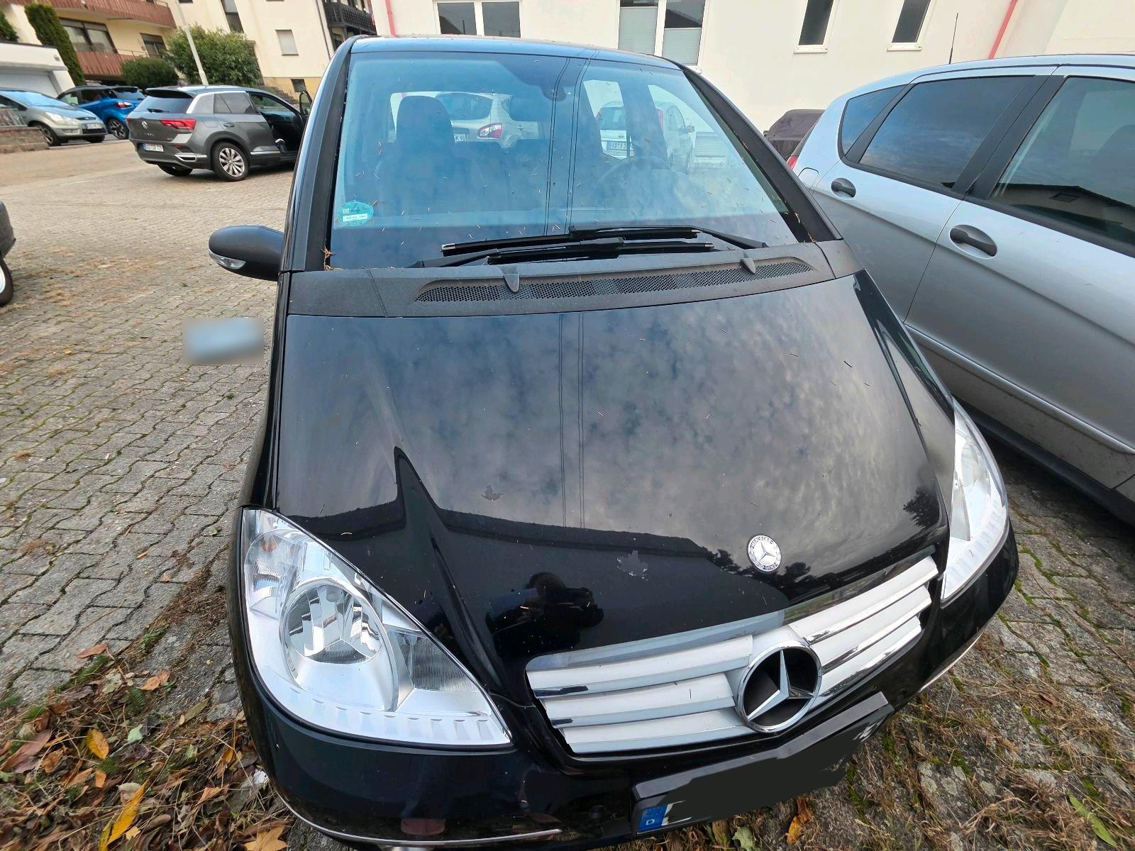 Mercedes-Benz A150 2009 — interior