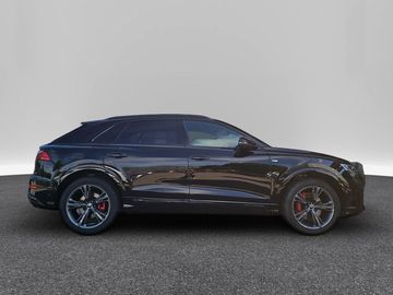 Audi Q8 - 8