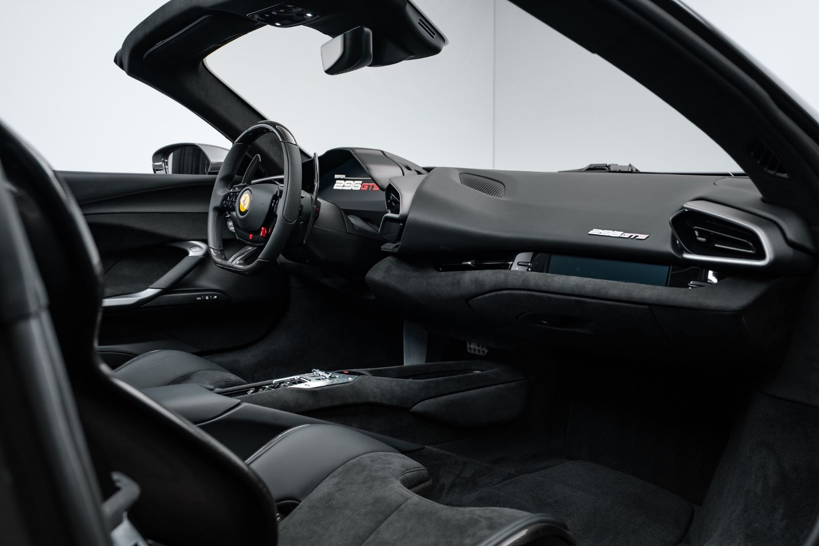 Fahrzeugabbildung Ferrari 296 GTS RACING SEATS/LIFT/CARBON/SCUDERIA