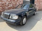 Mercedes-Benz W124 E220 TE - Mercedes-Benz 220 aus 1994