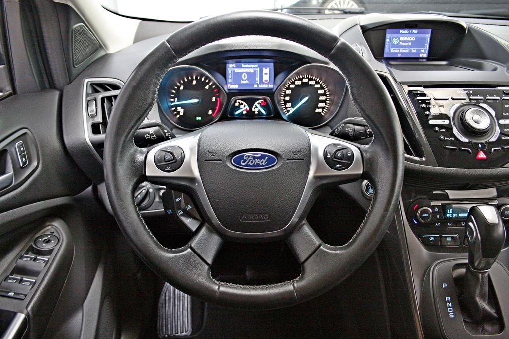 Ford Kuga 4x4  AHK BI XENON KAMERA NAVI 2.BESITZ