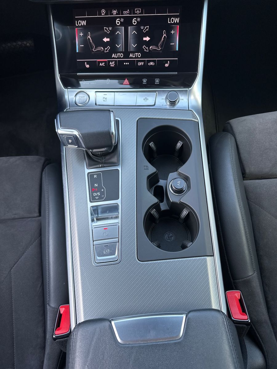 Fahrzeugabbildung Audi A6 Avant 40 TDI Sport NAV+LED+SHZ+KAM+AHK+DAB