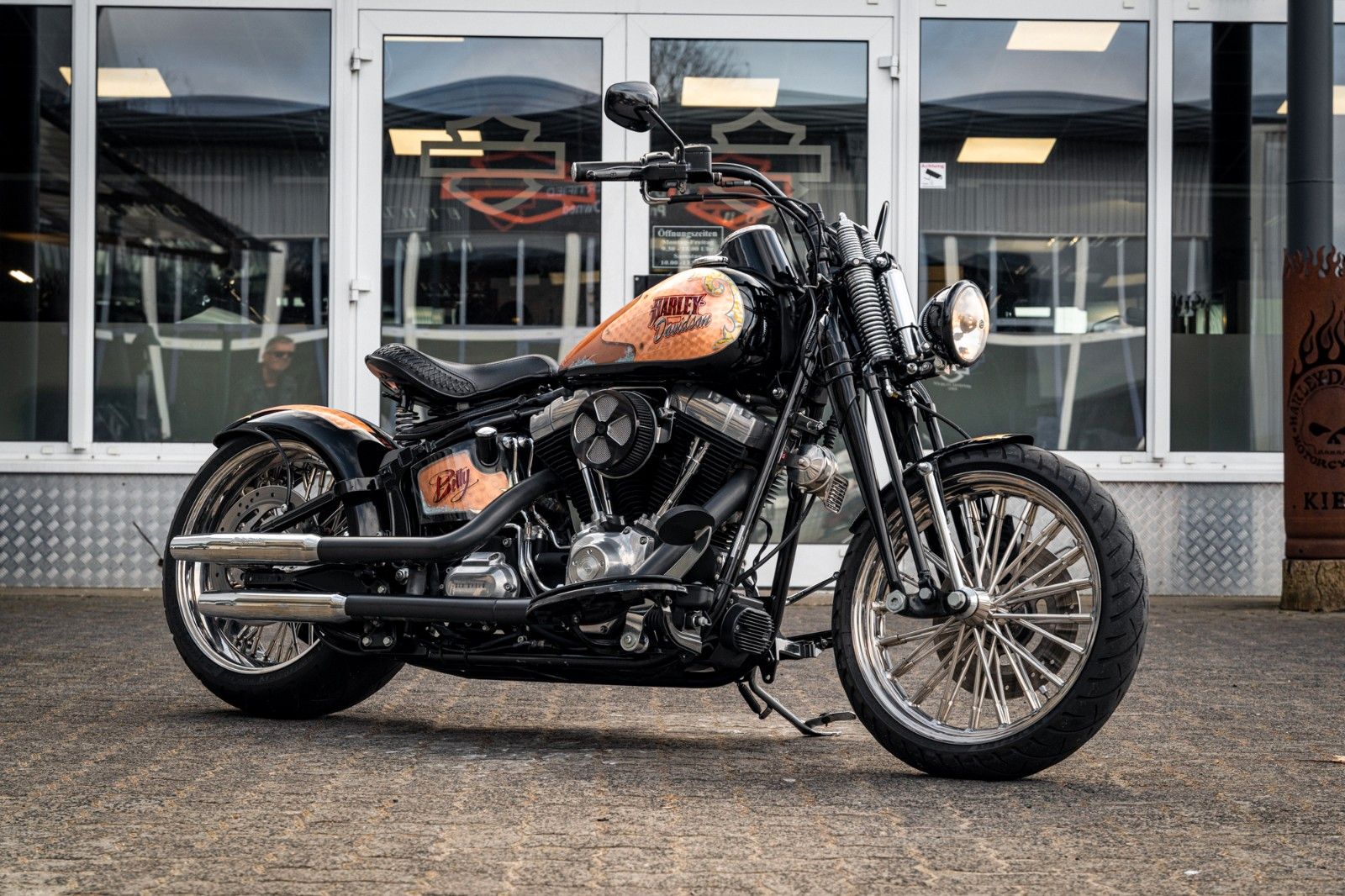 Fahrzeugabbildung Harley-Davidson SOFTAIL CROSS BONES CUSTOM FLSTSB - BIG SPOKE