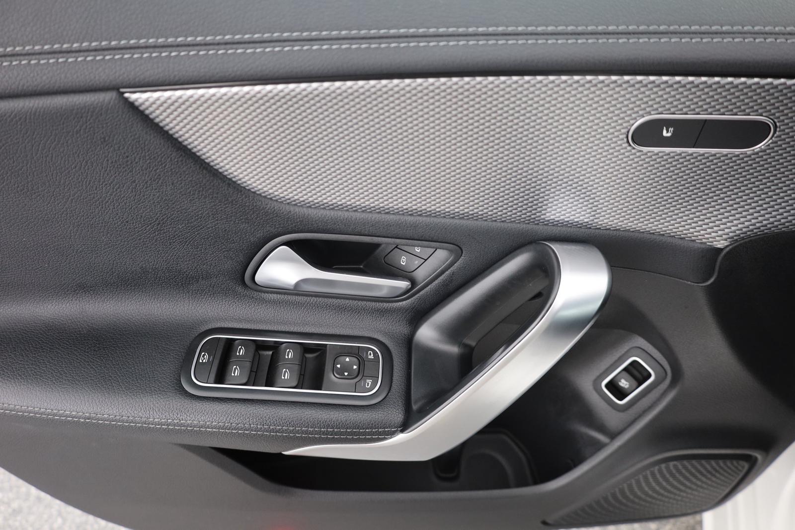Mercedes-Benz CLA SB Progressive LED Navi Sitzheizung AHK, миниатюра 20