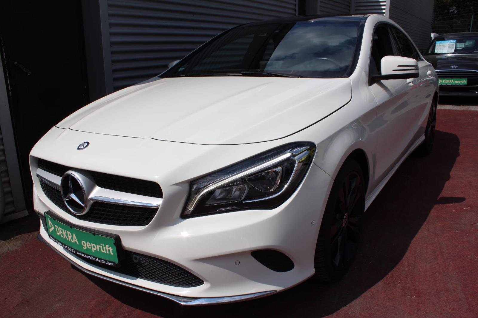 Mercedes-Benz CLA 180 URBAN AUTOMATIK KLIMA PANORAMA PDC LED