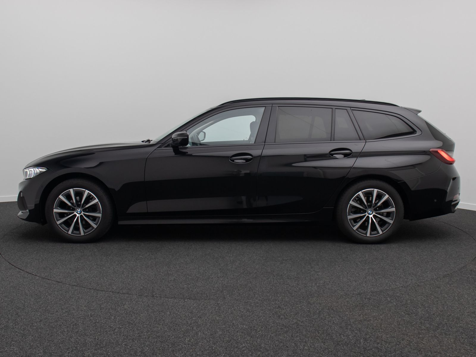 Fahrzeugabbildung BMW 320d xD Kamera DAB H/K Panorama HUD Ad.LED Sport