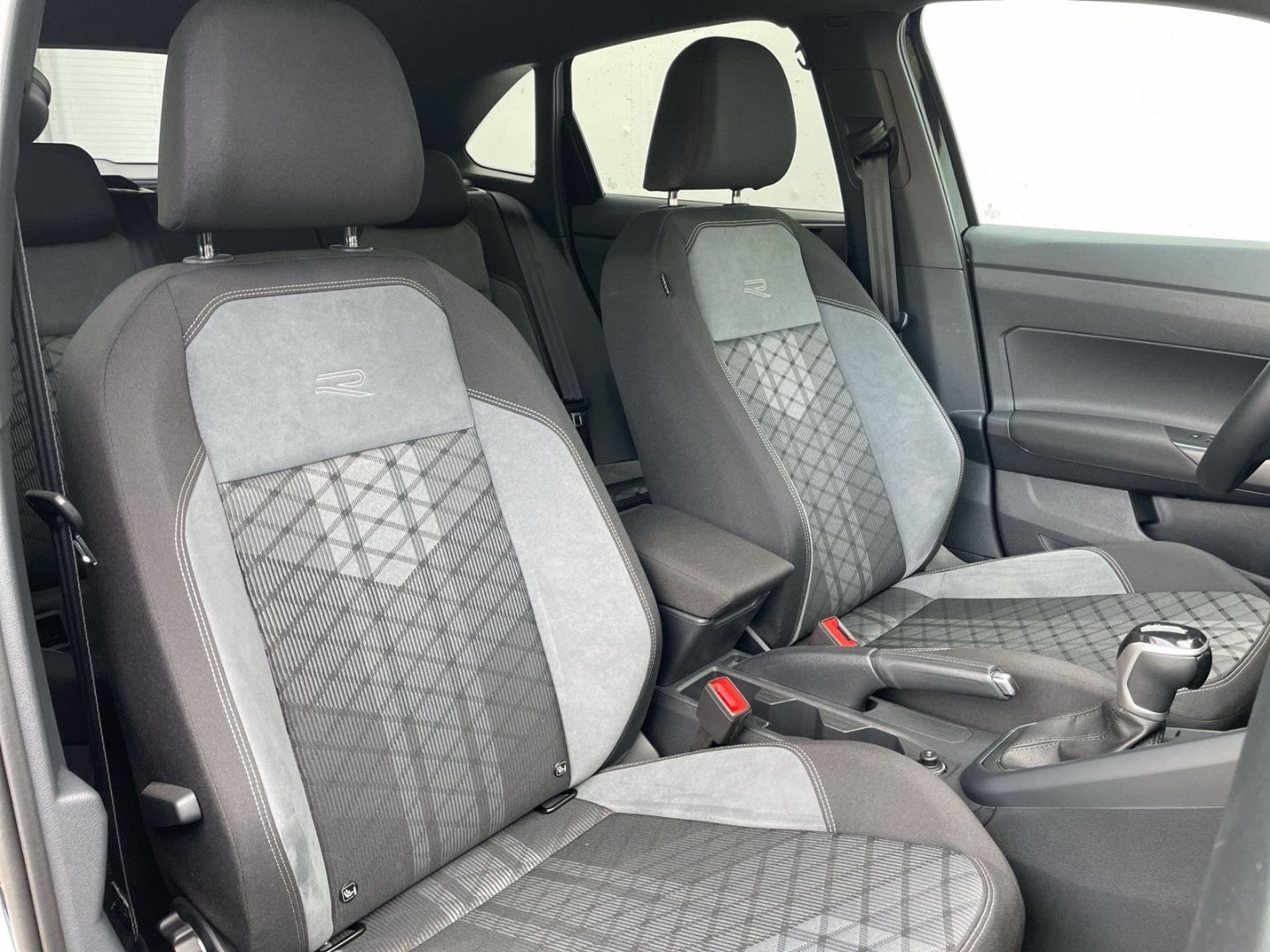 Taigo 1.5 TSI DSG R-Line Kamera/AHK/Navi Pro/ACC