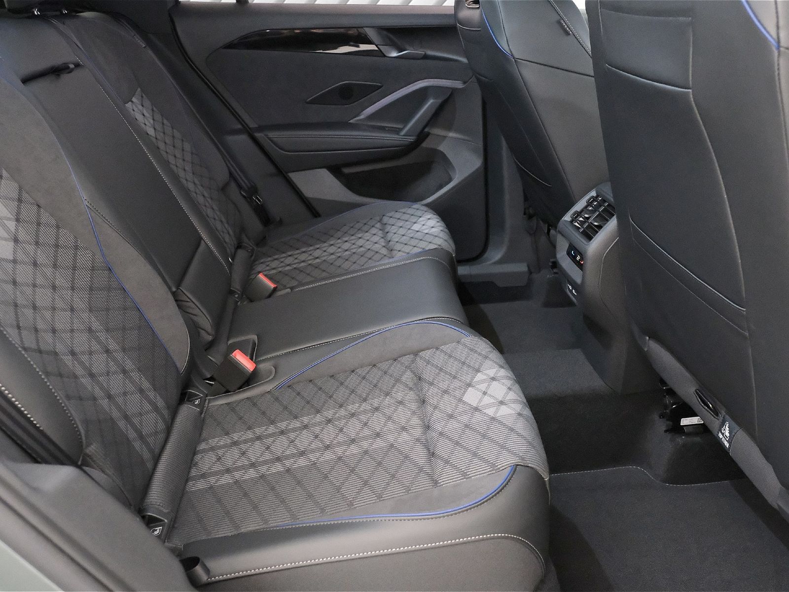 Volkswagen Tiguan - Bild 11