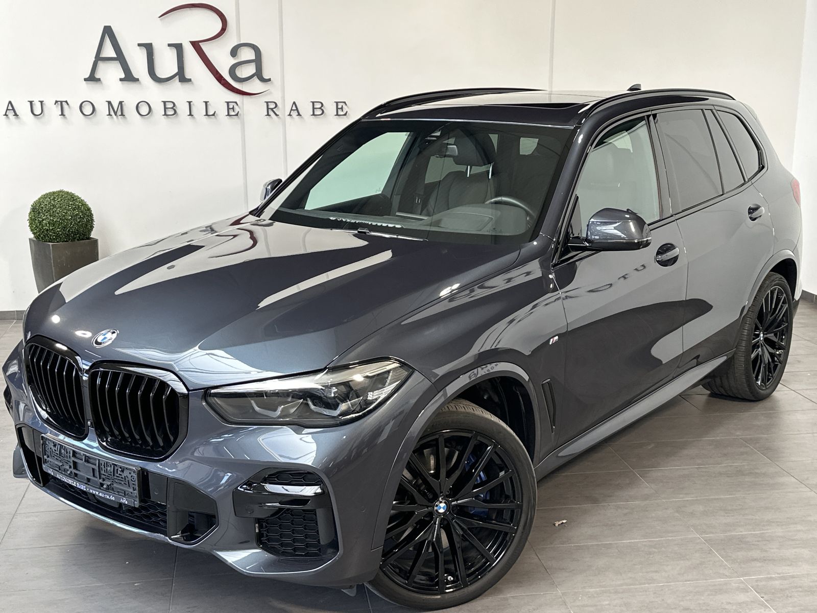 Fahrzeugabbildung BMW X5 xDrive40d M-Sport NAV+LED+PANO+BOWERS&WILKINS