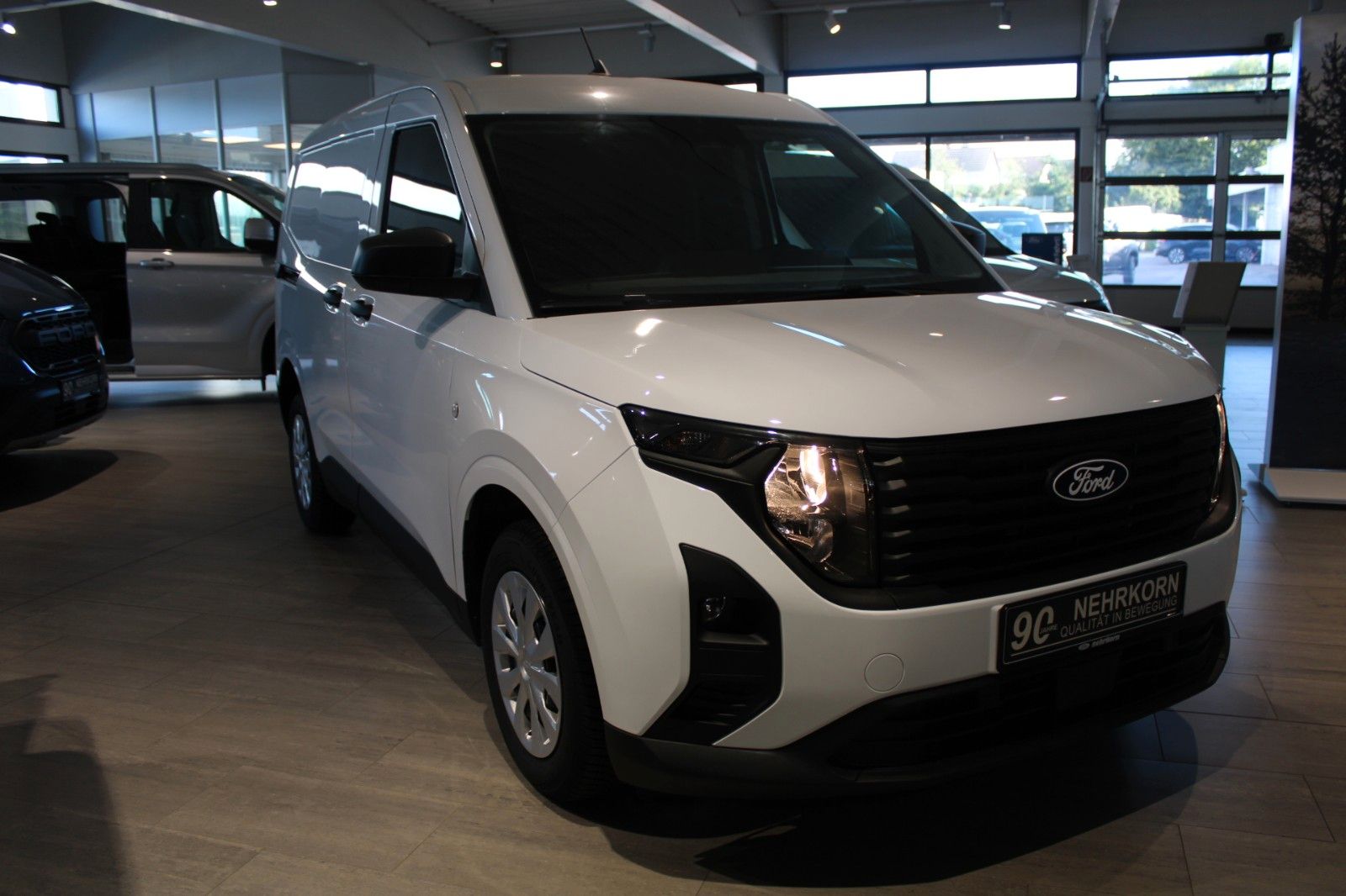 Fahrzeugabbildung Ford Transit Courier TREND Kasten KLIMA WinterPaket2