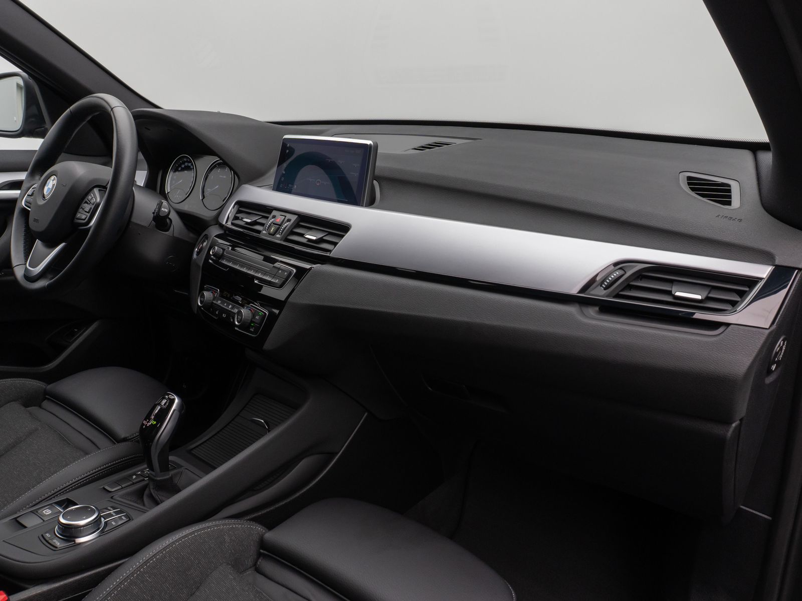 Fahrzeugabbildung BMW X1 sD18d Parkassist DAB Navi DrivAssis PDC Sport