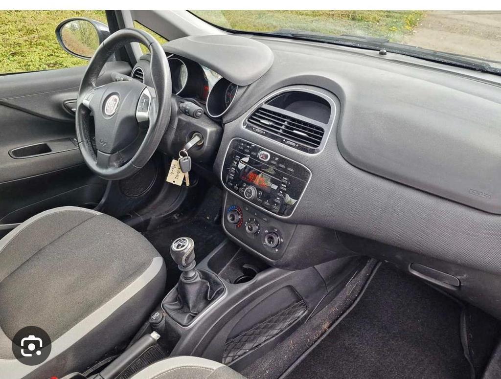Fiat Punto 1.2 8V POP  Getriebe, Kupplung + TÜV neu 