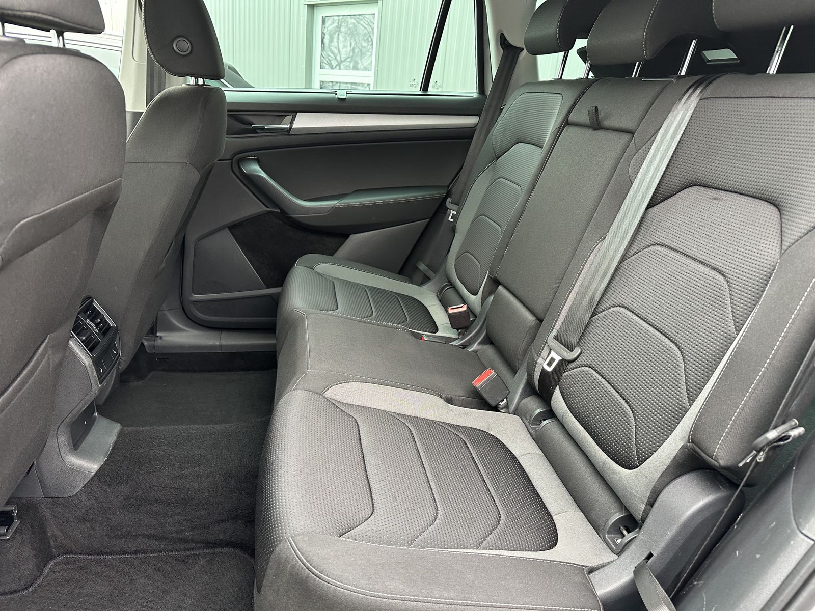 Fahrzeugabbildung SKODA Kodiaq 2.0 TDI DSG Tour 4x4 NAV+LED+AHK+19ZO+1HD
