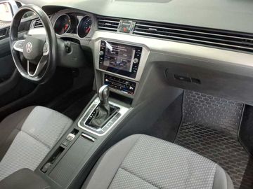Volkswagen Passat Variant - 9
