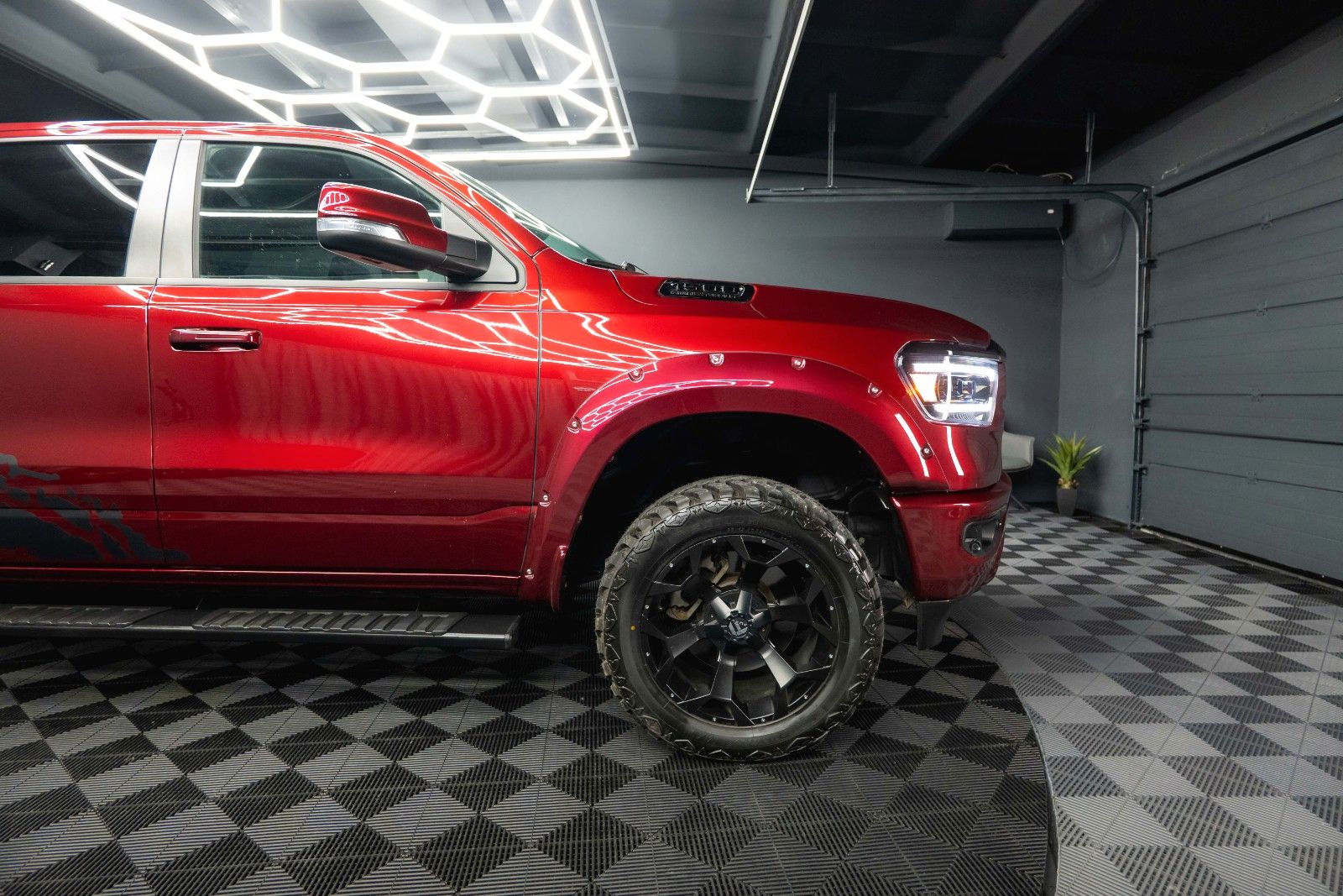 Fahrzeugabbildung Dodge RAM 5.7 V8 HEMI 4x4 OFFROAD Night-Paket *LED*19%