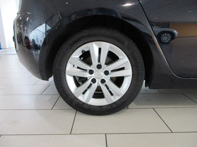 Fahrzeugabbildung Peugeot 308 Active 1.2T NAVI/LED/PDC/ALU/TEMPOMAT