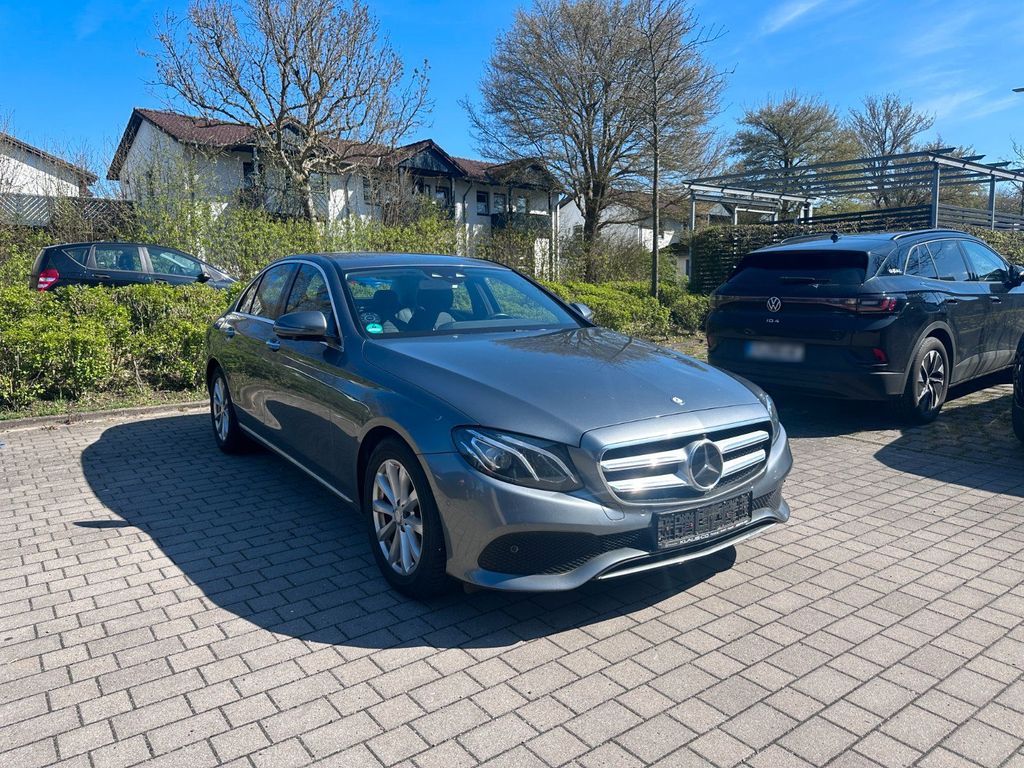 Image of Mercedes-Benz E 220