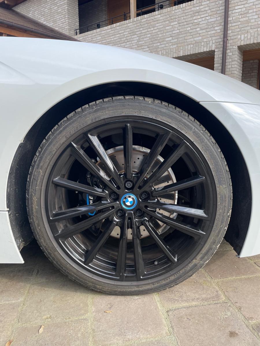 BMW i8 Roadster /Servi+Reifen neu 92,8% Batterie