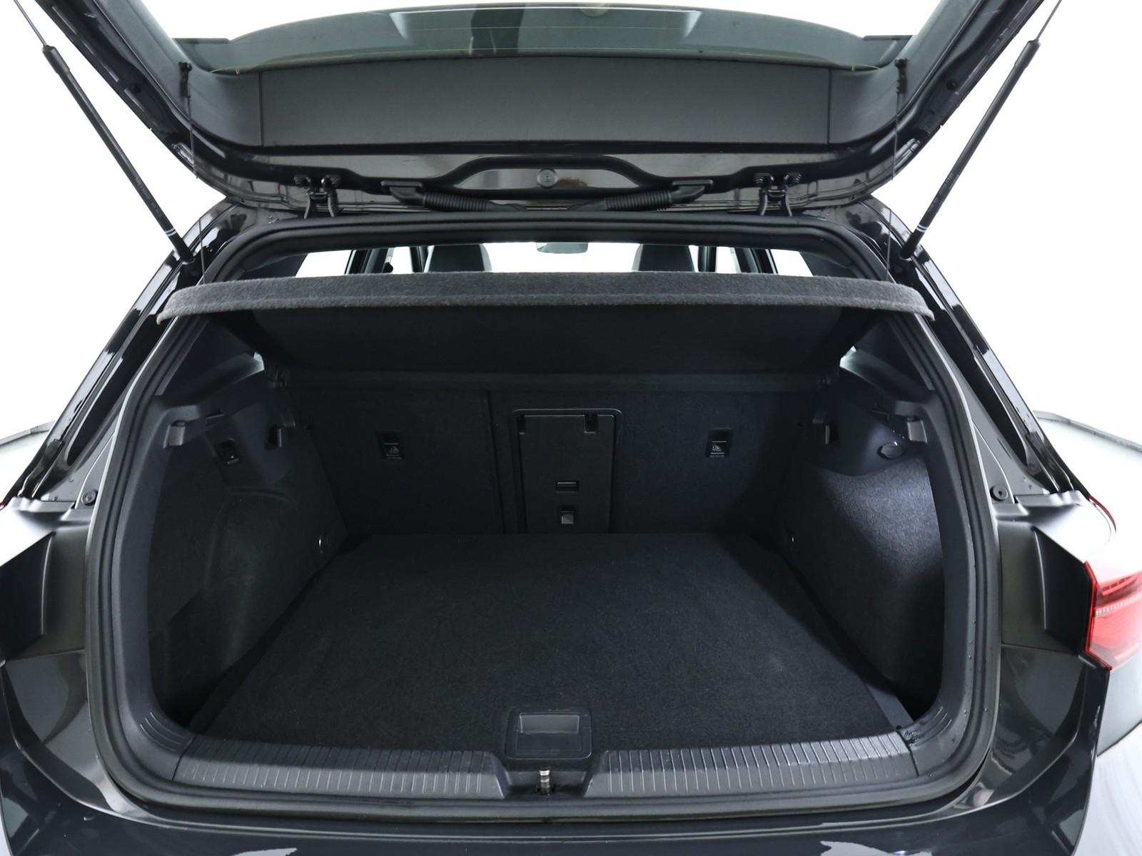Volkswagen Golf VIII 2.0 TDI R-Line Navi Kamera, миниатюра 6