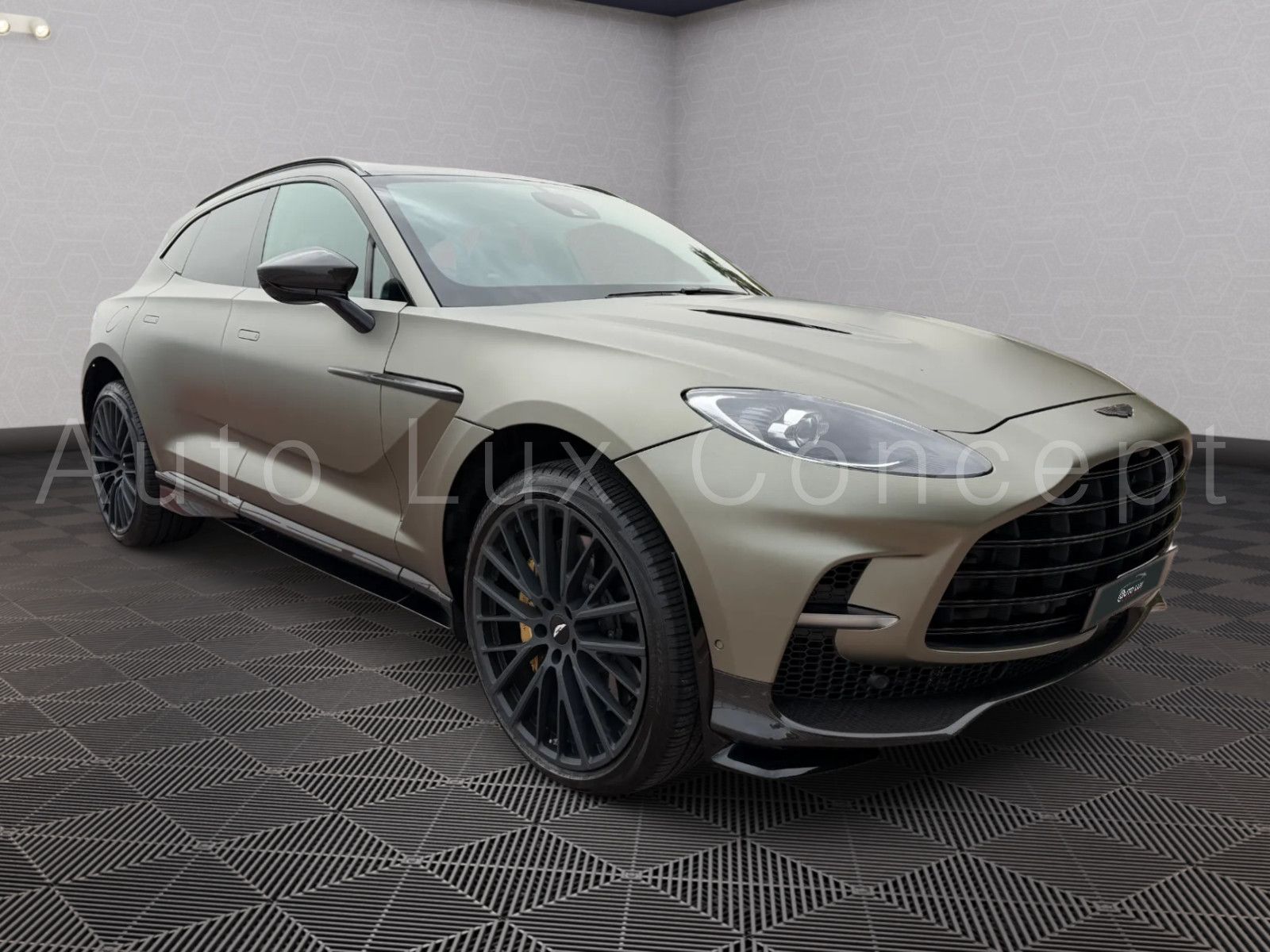 Aston Martin DBX 707 imagem 2