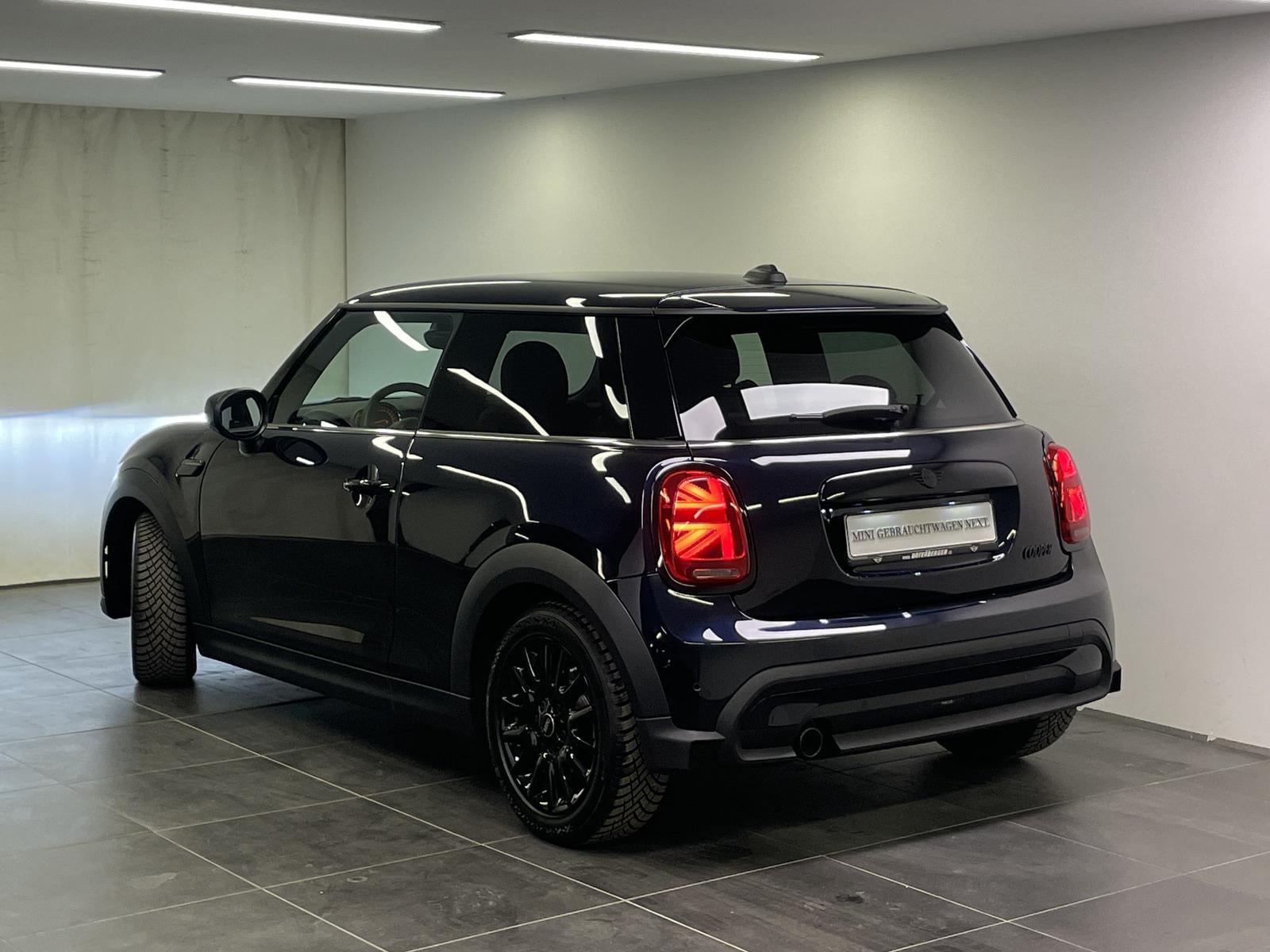 MINI Cooper Classic Trim Black Pepper DAB LED Navi PD