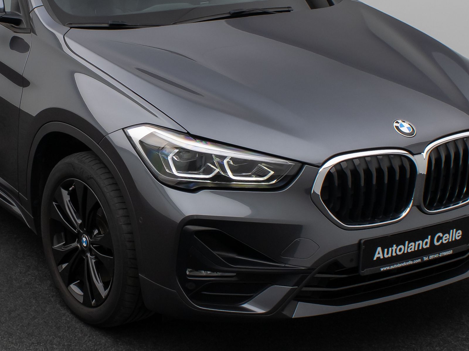 Fahrzeugabbildung BMW X1 xD25e SportLine Kamera HUD DAB HiFi AHK Alarm