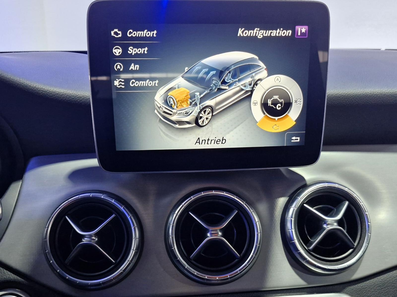 Mercedes-Benz CLA 180 SHOOTING BRAKE  AMG  LED/LEDER/18ZOLL/
