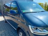 Volkswagen T6 Caravelle Lang Automatik 4 Motion - blaue Volkswagen T6 Caravelle