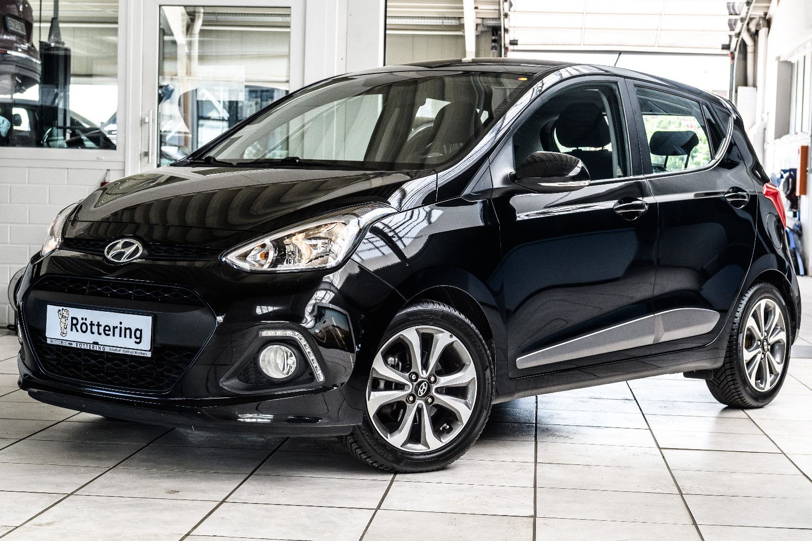 Fahrzeugabbildung Hyundai i10 GO! FIFA World Cup Edition  erst 29950 KM