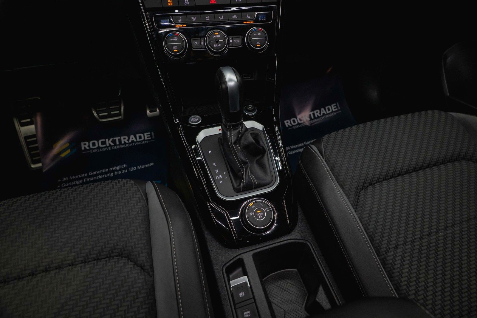 Fahrzeugabbildung Volkswagen T-Roc R 4Motion Performance *ACC*DCC*Pano*LED*