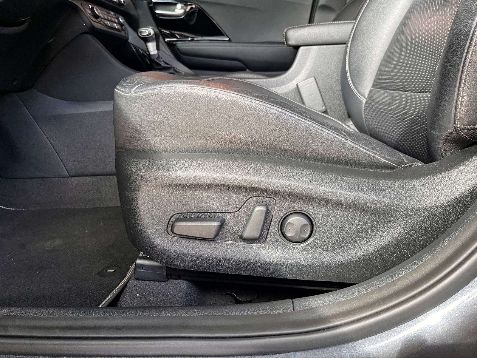 Fahrzeugabbildung Kia Niro Spirit PHEV LED NAVI LEDER SHZ AHK